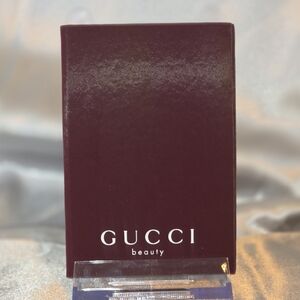 Gucci Beauty Rich Burgundy Mirror In Case